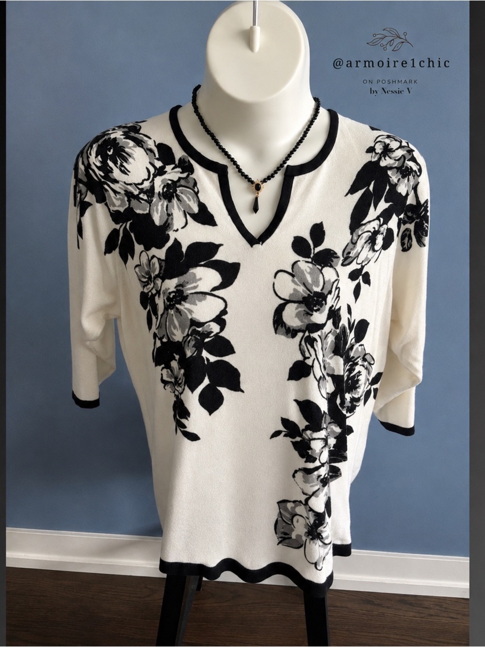 TUNIC SWEATER TOP | White Knit with Black Floral Print | Women’s Size 1X